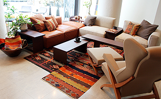 アルフレックスショップ東京〈KILIM‐暮らしを彩るアート〉