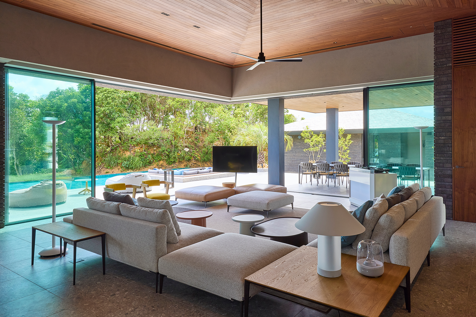 沖縄 個人邸はarflex（アルフレックス ジャパン）が手掛けた