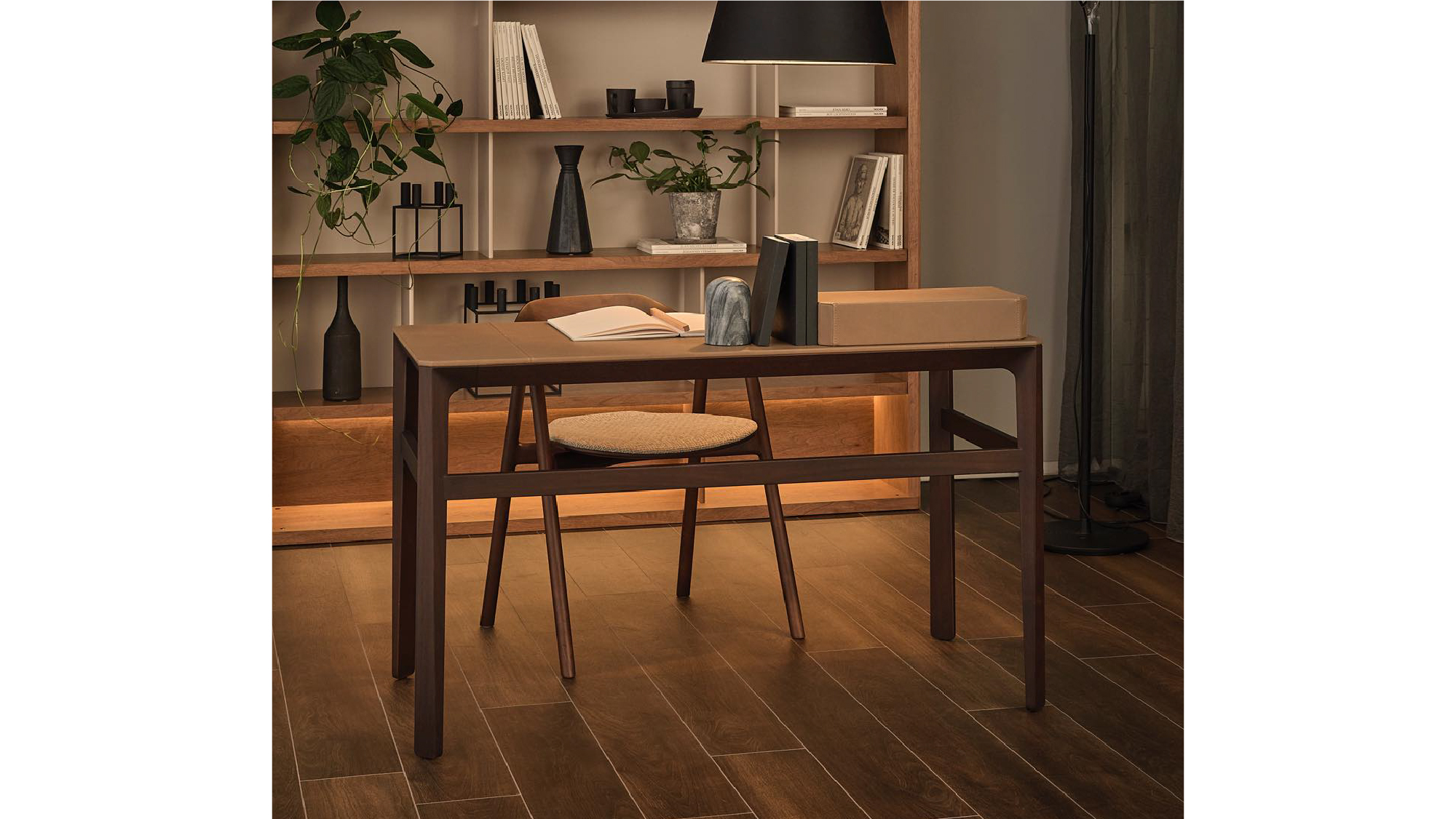 MONTEBELLO DESK