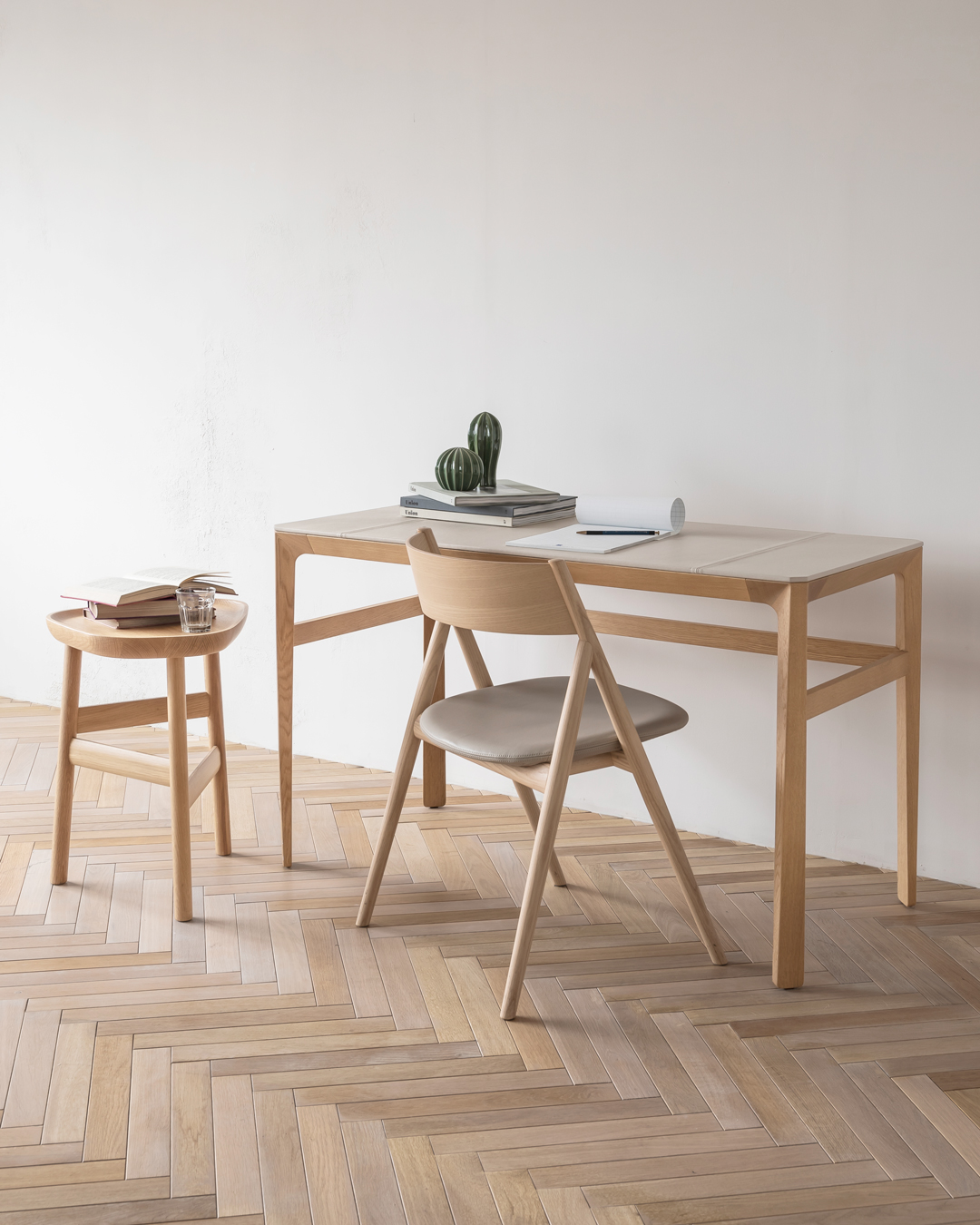 MONTEBELLO DESK | PRODUCTS | arflex（アルフレックス ジャパン）
